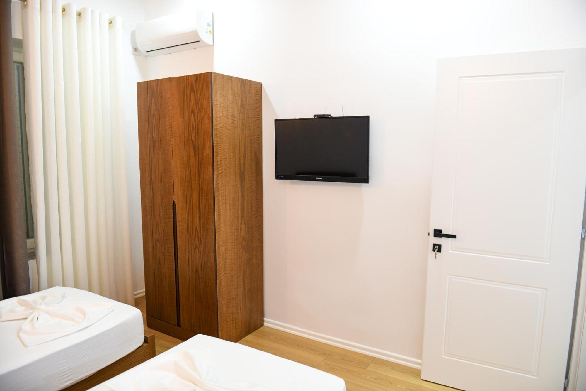 Guest House Cela City Centre Берат Екстер'єр фото
