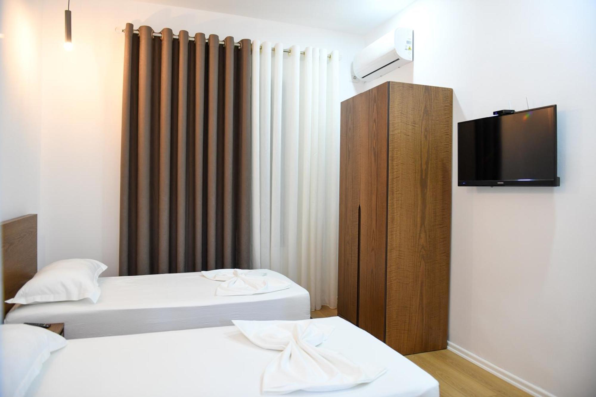 Guest House Cela City Centre Берат Екстер'єр фото