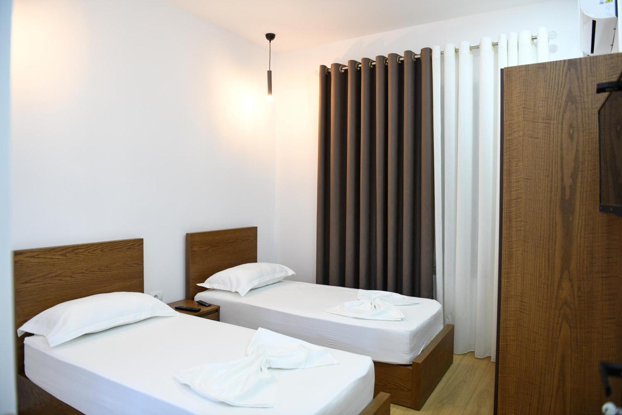 Guest House Cela City Centre Берат Екстер'єр фото